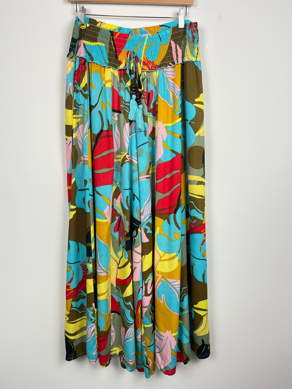 True Destinations 100% rayon tropical print pull on wide leg palazzo pants, L.